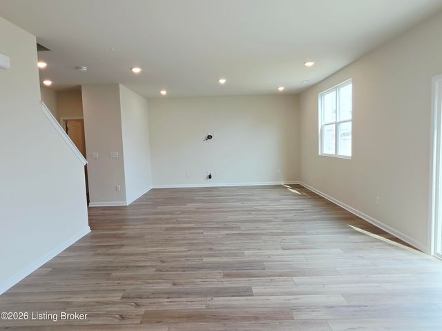 11144 Castlebrook Dr, Louisville, KY 40291