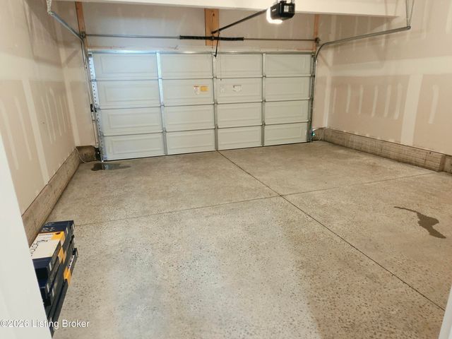 11144 Castlebrook Dr, Louisville, KY 40291