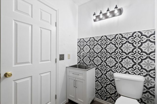 2416 Country Hollow Lane, Garland, TX 75040