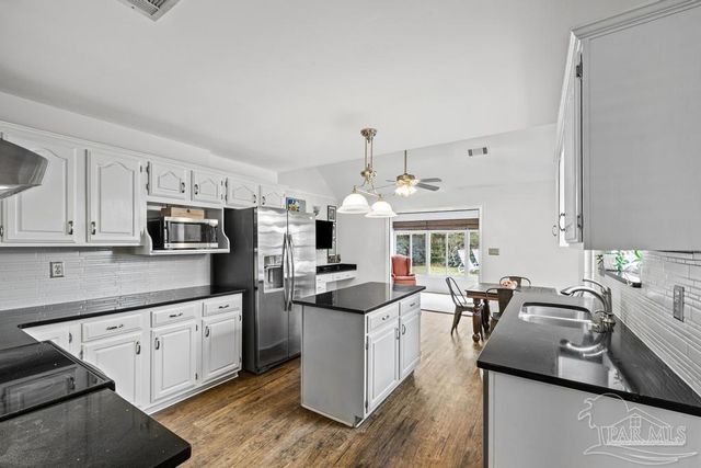 3039 Keats Dr, Pensacola, FL 32503