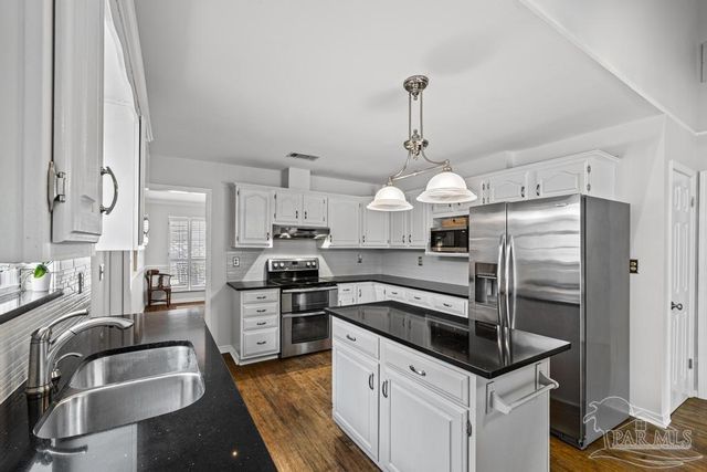 3039 Keats Dr, Pensacola, FL 32503