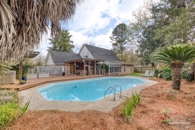 3039 Keats Dr, Pensacola, FL 32503