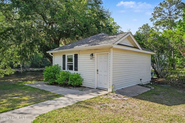 9854 Rivergate Road NW, Ash, NC 28420