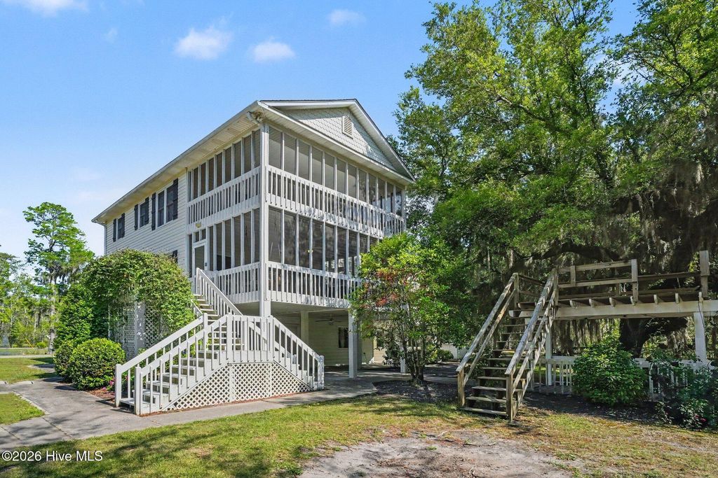 9854 Rivergate Road NW, Ash, NC 28420