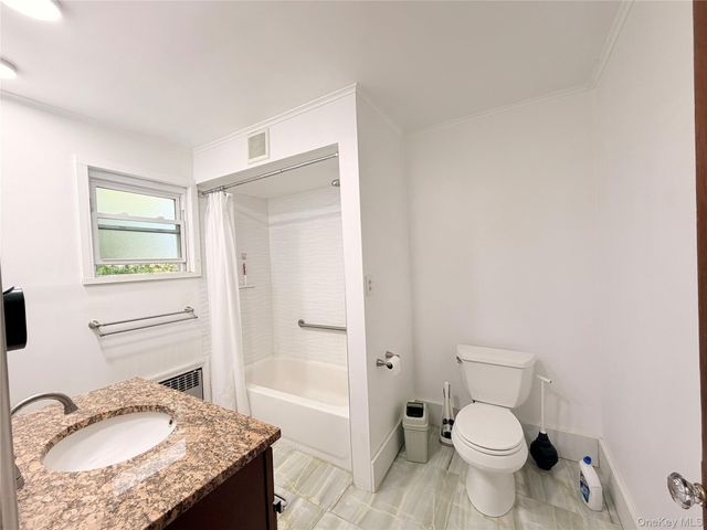 11 Gardner Avenue, Middletown, NY 10940