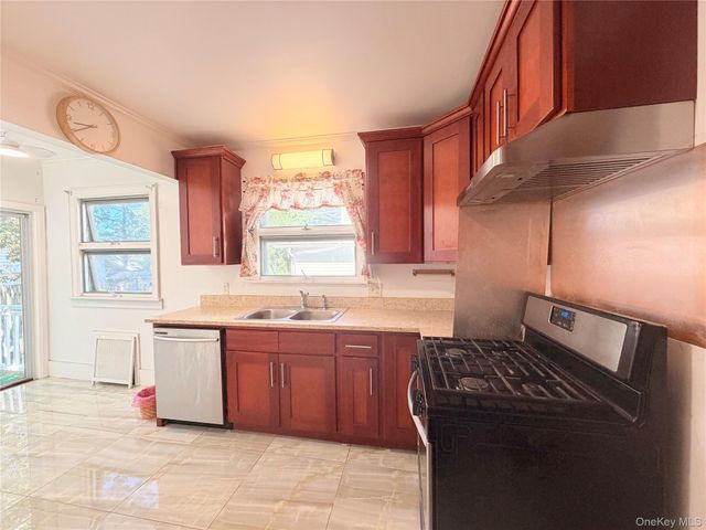 11 Gardner Avenue, Middletown, NY 10940
