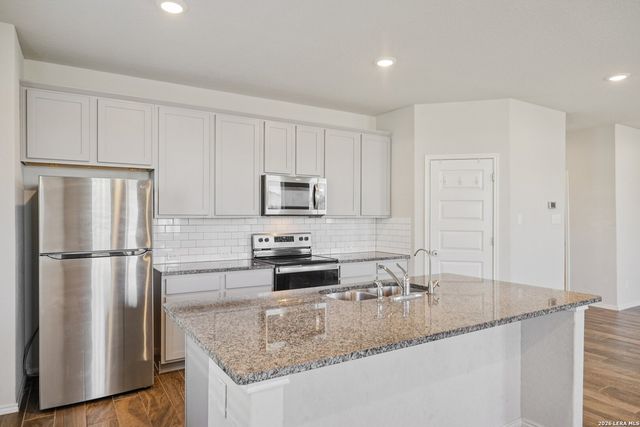 2564 Smokey Cv, Seguin, TX 78155