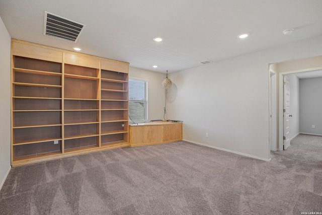 2564 Smokey Cv, Seguin, TX 78155