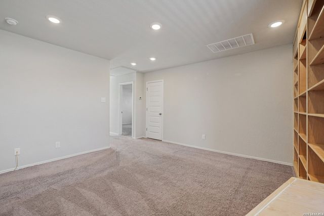 2564 Smokey Cv, Seguin, TX 78155