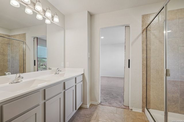 2564 Smokey Cv, Seguin, TX 78155