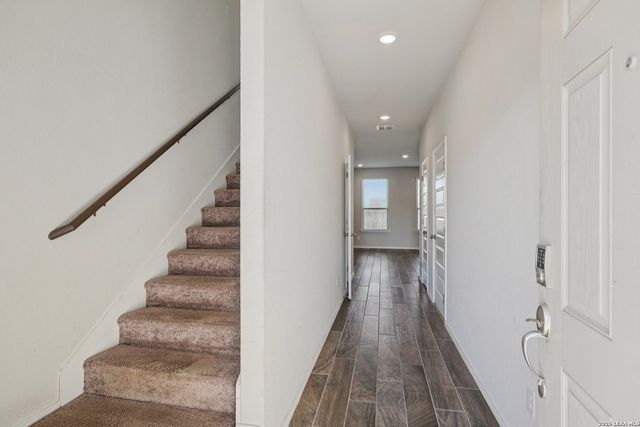 2564 Smokey Cv, Seguin, TX 78155