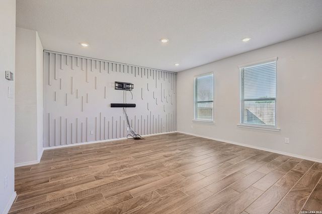 2564 Smokey Cv, Seguin, TX 78155