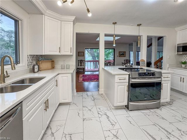 557 Susan Constant DR, Virginia Beach, VA 23451