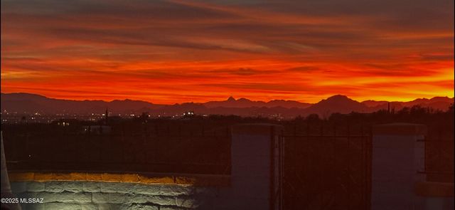 5011 N Grey Mountain Trail, Tucson, AZ 85750