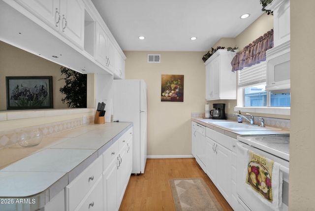 4600 N 68TH Street 304, Scottsdale, AZ 85251