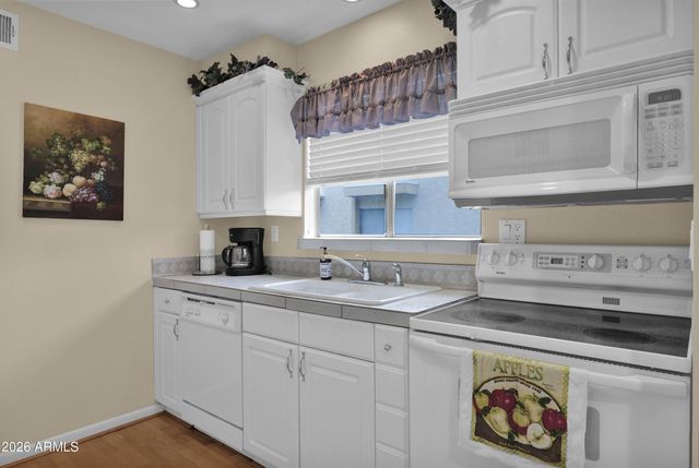 4600 N 68TH Street 304, Scottsdale, AZ 85251