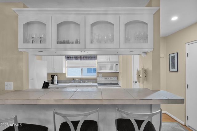 4600 N 68TH Street 304, Scottsdale, AZ 85251