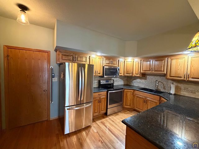 3101 SW Wanamaker Dr Apt 62, Topeka, KS 66614