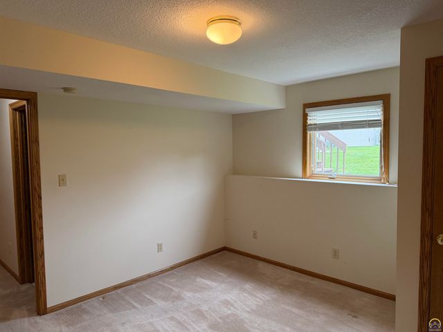 3101 SW Wanamaker Dr Apt 62, Topeka, KS 66614