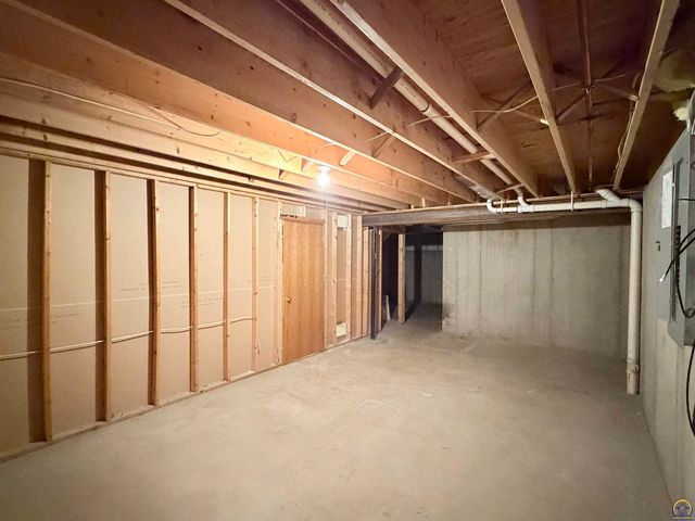 3101 SW Wanamaker Dr Apt 62, Topeka, KS 66614