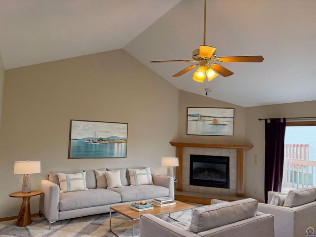 3101 SW Wanamaker Dr Apt 62, Topeka, KS 66614