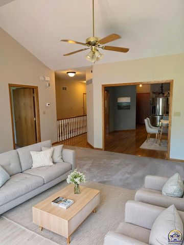 3101 SW Wanamaker Dr Apt 62, Topeka, KS 66614