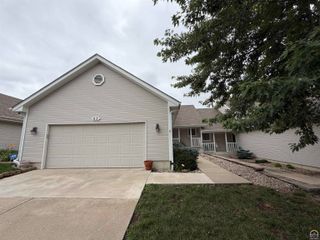 3101 SW Wanamaker Dr Apt 62, Topeka, KS 66614