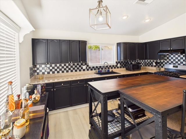 7949 Indian Cloud Avenue, Las Vegas, NV 89129