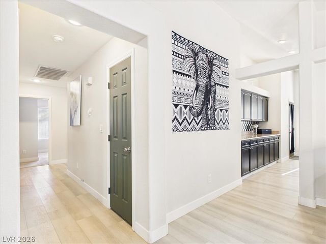 7949 Indian Cloud Avenue, Las Vegas, NV 89129
