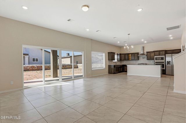 904 KEENLAND Avenue, El Paso, TX 79932