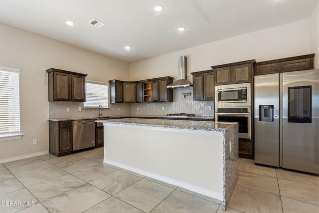 904 KEENLAND Avenue, El Paso, TX 79932