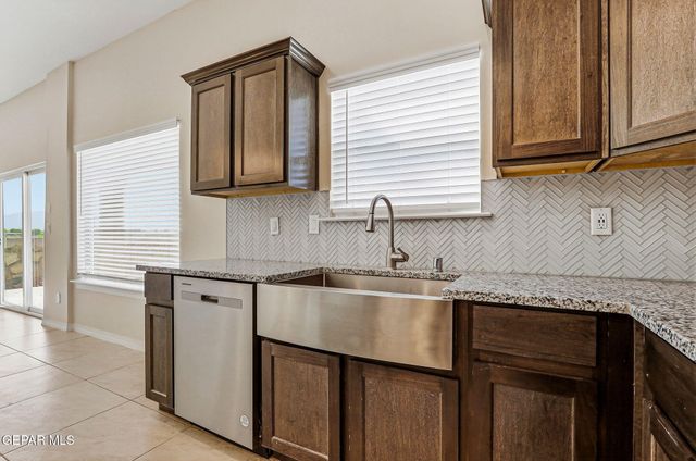 904 KEENLAND Avenue, El Paso, TX 79932