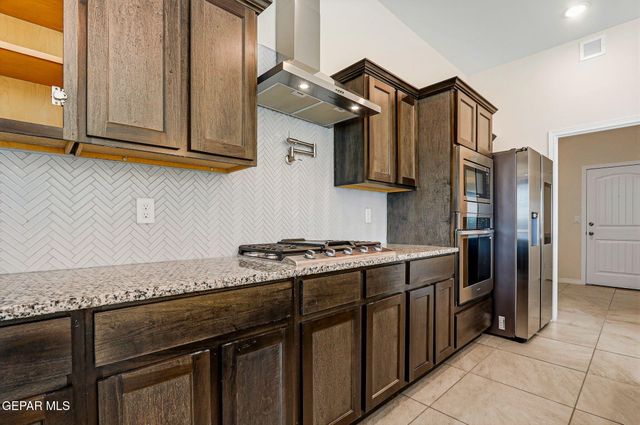 904 KEENLAND Avenue, El Paso, TX 79932