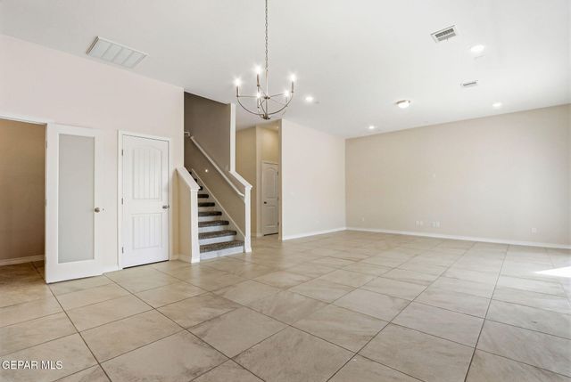 904 KEENLAND Avenue, El Paso, TX 79932