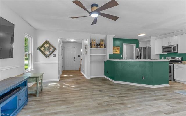 180 Kristen LN, Suffolk, VA 23434