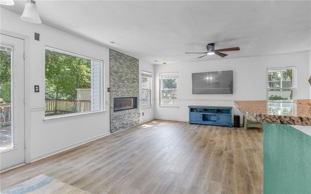 180 Kristen LN, Suffolk, VA 23434