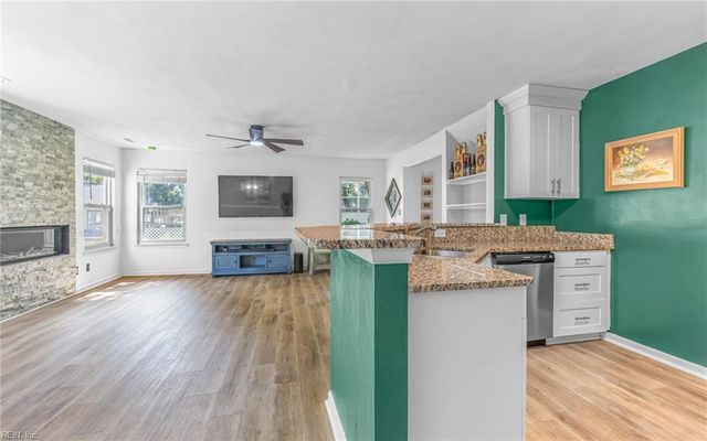 180 Kristen LN, Suffolk, VA 23434