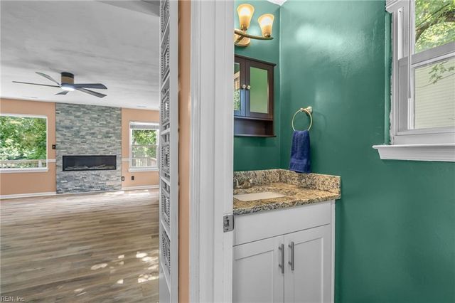 180 Kristen LN, Suffolk, VA 23434