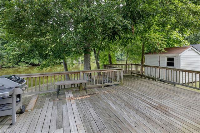 180 Kristen LN, Suffolk, VA 23434