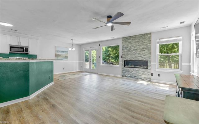 180 Kristen LN, Suffolk, VA 23434