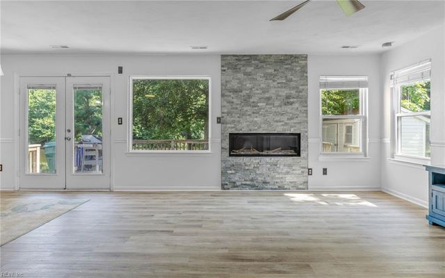 180 Kristen LN, Suffolk, VA 23434