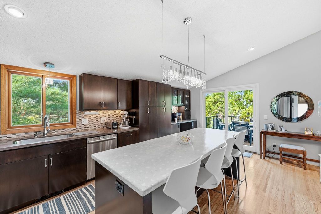 900 Lacota Lane, Burnsville, MN 55337 — photo 4