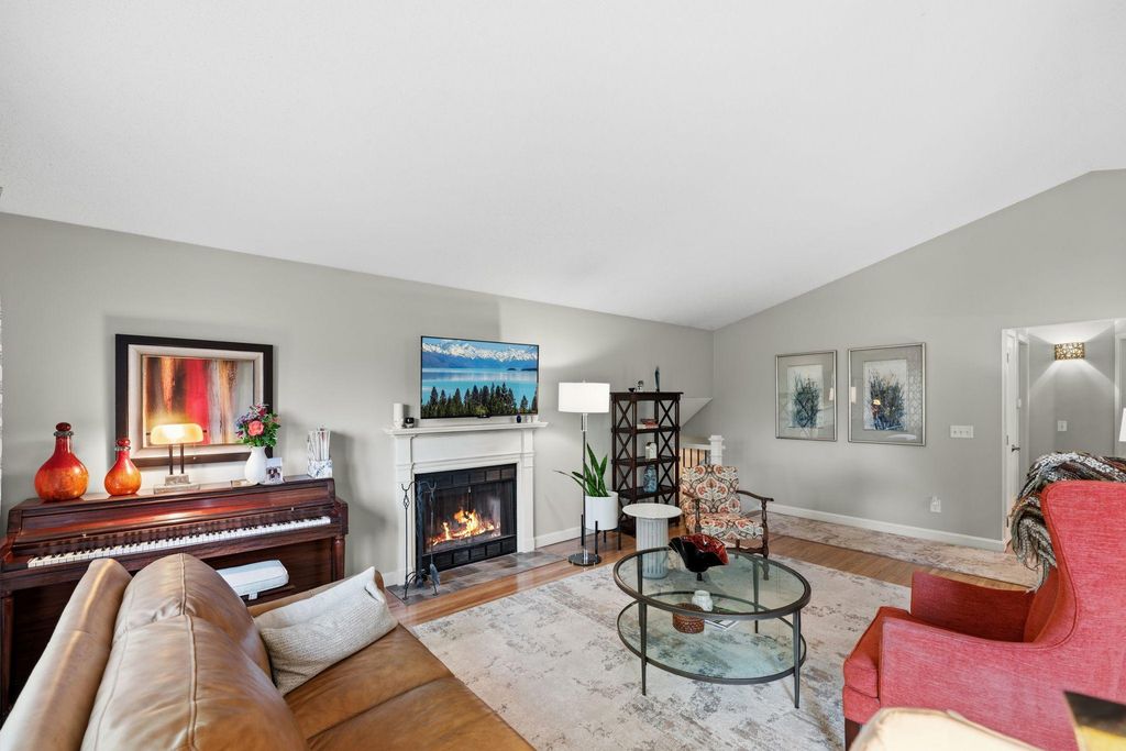 900 Lacota Lane, Burnsville, MN 55337 — photo 5