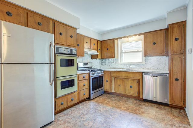 80-49 89th Avenue, Woodhaven, NY 11421
