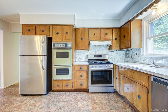 80-49 89th Avenue, Woodhaven, NY 11421