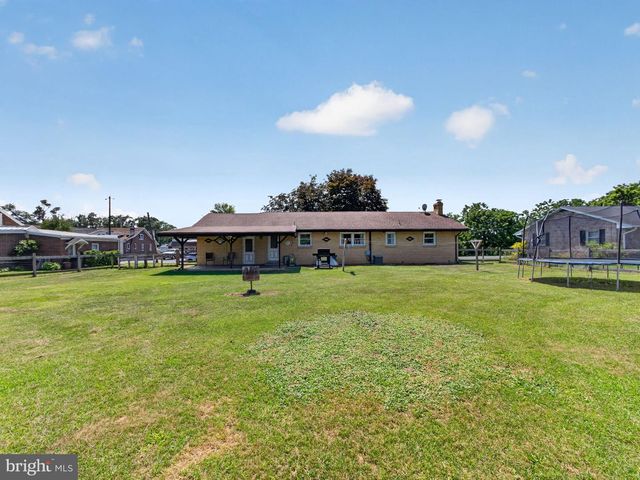 119 N MAIN ST, Alburtis, PA 18011