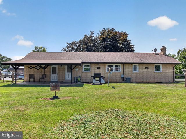 119 N MAIN ST, Alburtis, PA 18011