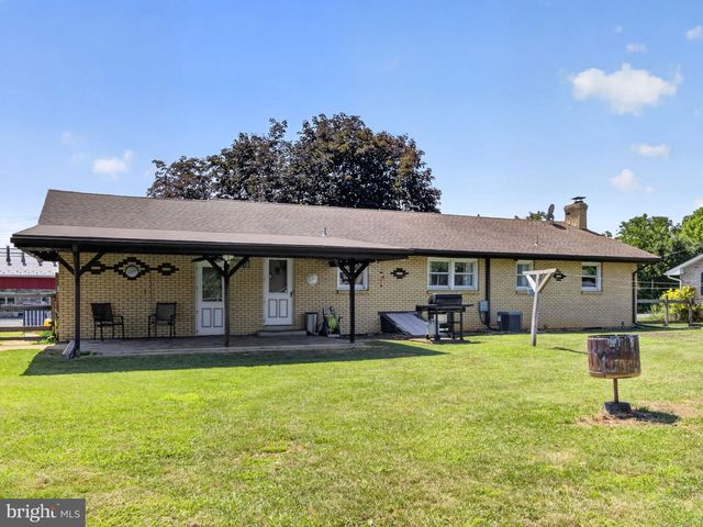 119 N MAIN ST, Alburtis, PA 18011
