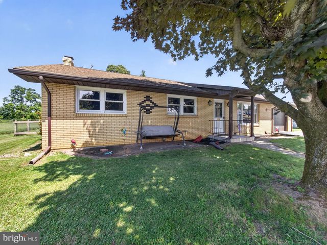 119 N MAIN ST, Alburtis, PA 18011