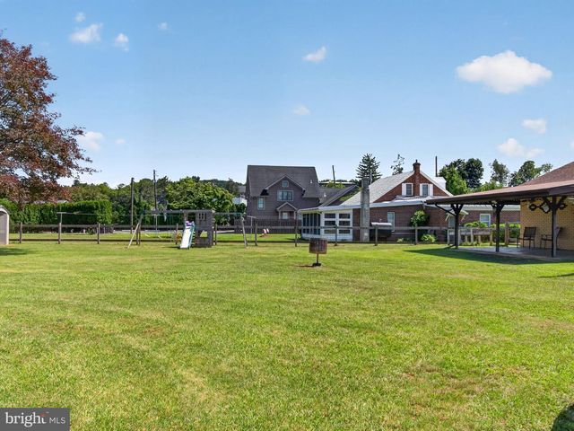 119 N MAIN ST, Alburtis, PA 18011
